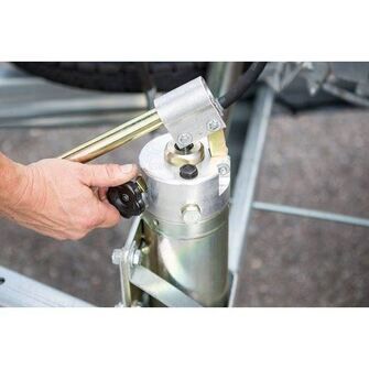 Woodford RL 3000 - Lukket trailer - 3.000 kg - Bred model - 2 aksler